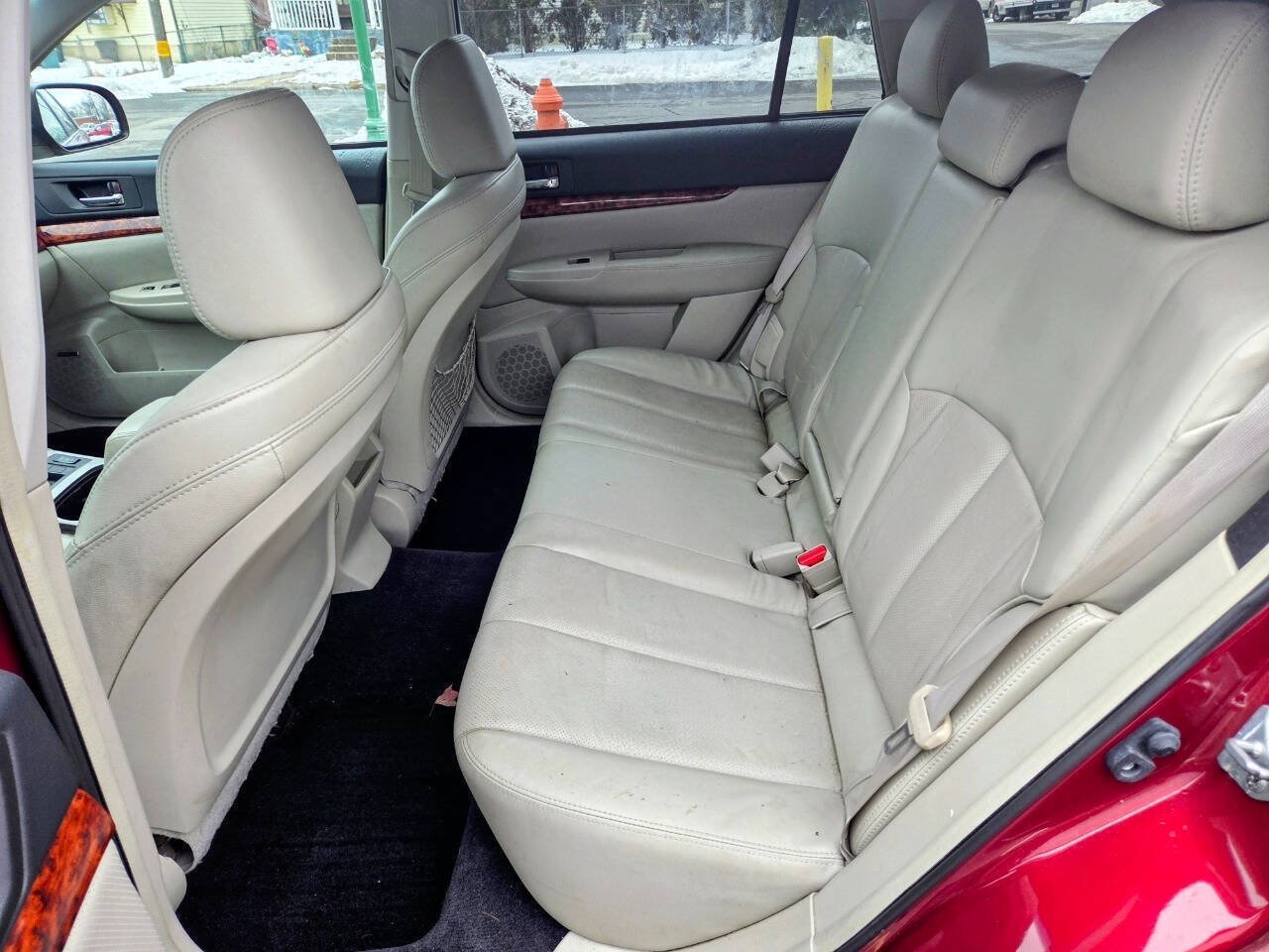 Used 2011 Subaru Outback 2.5i Limited AWD/4WD image 12