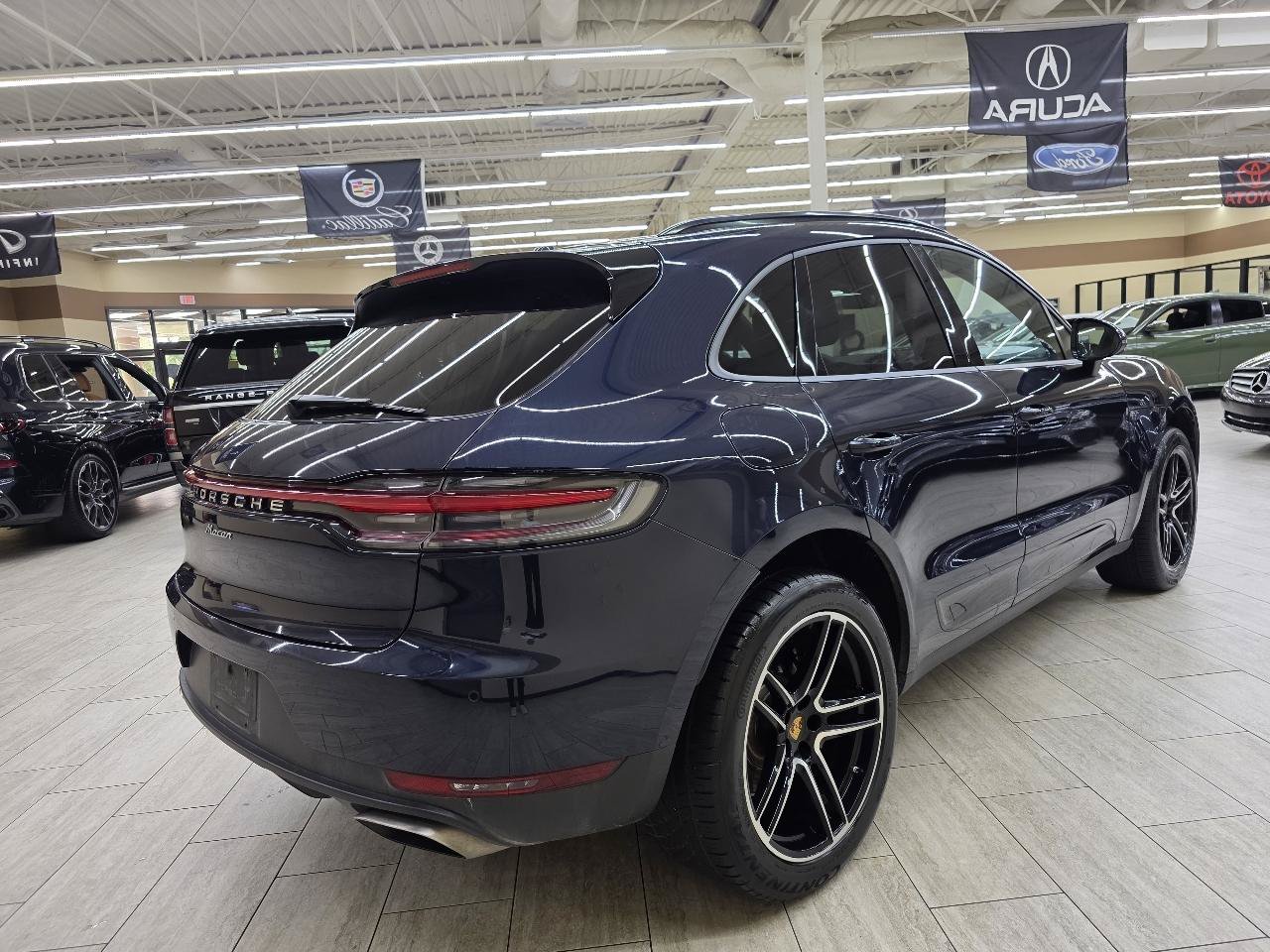 Used 2021 Porsche Macan AWD/4WD image 7