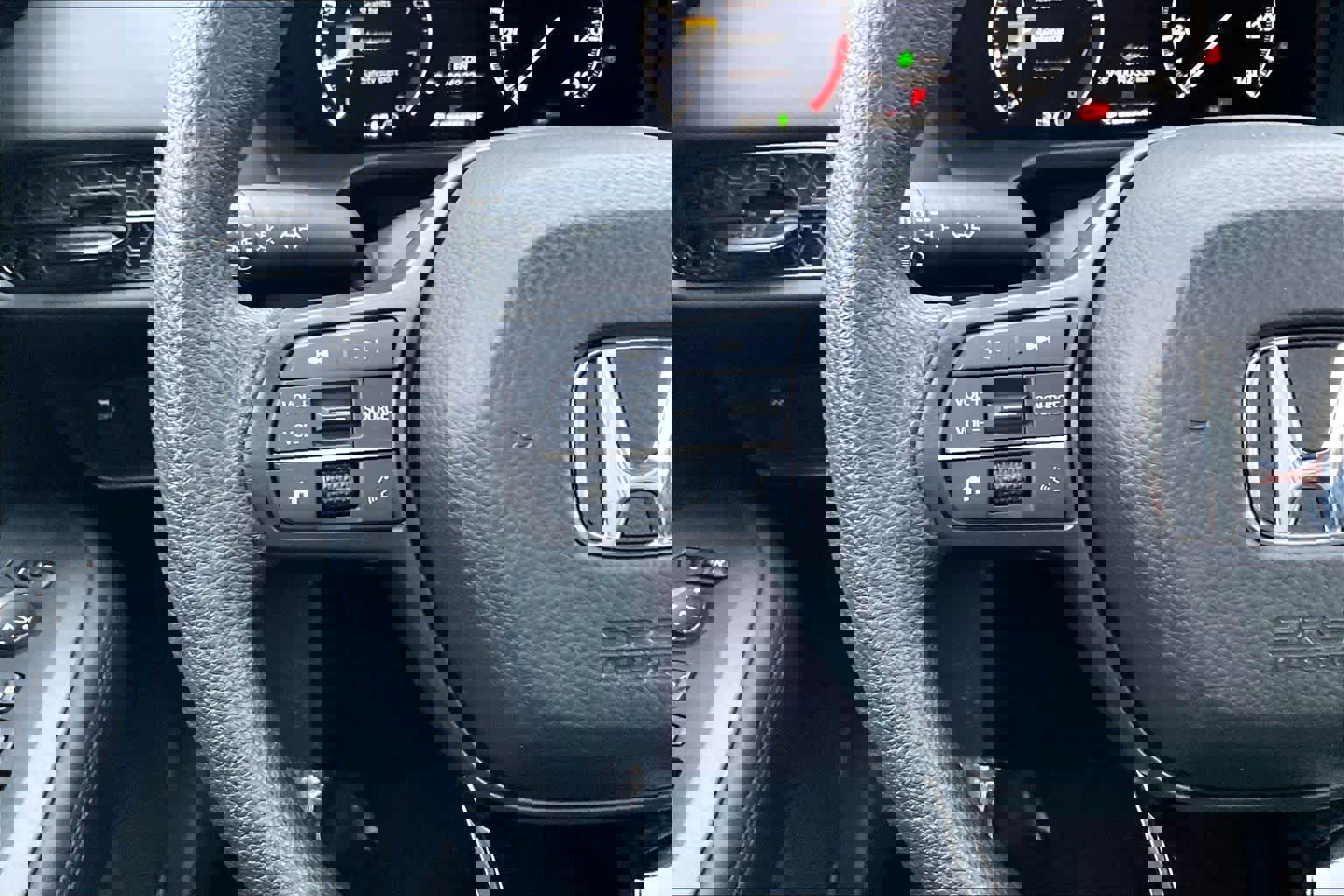 Used 2025 Honda HR-V LX image 22