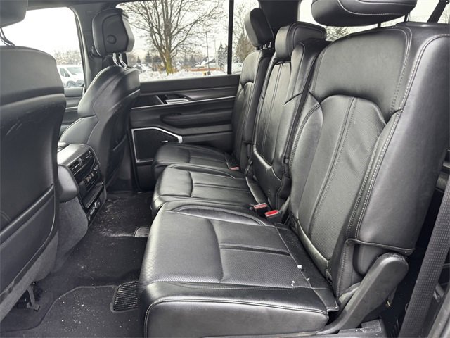 Used 2024 Jeep Wagoneer L Series II w/ Flexible Seating Group image 21