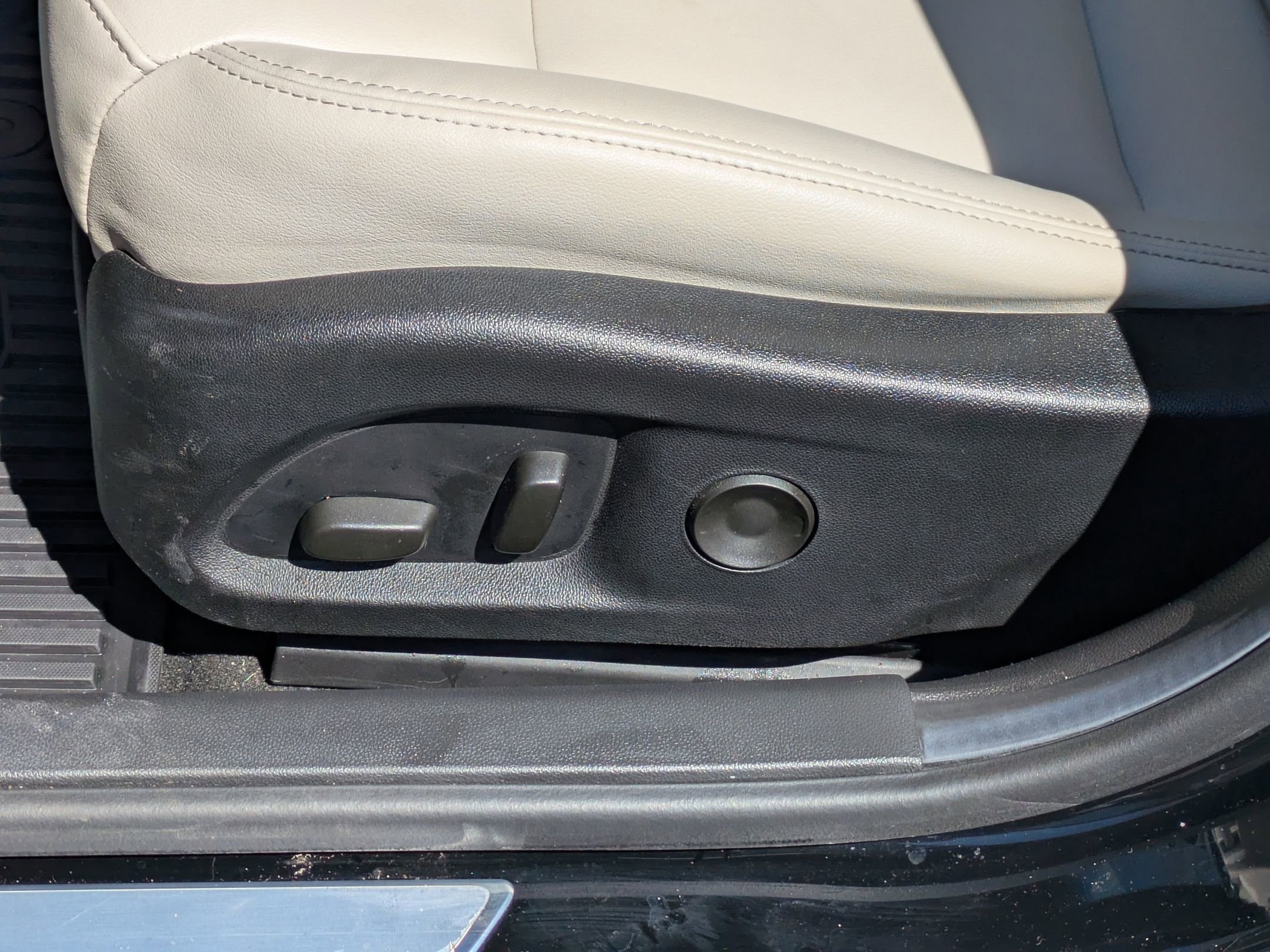 Used 2023 Cadillac CT4 Luxury w/ Sun And Sound Package image 14