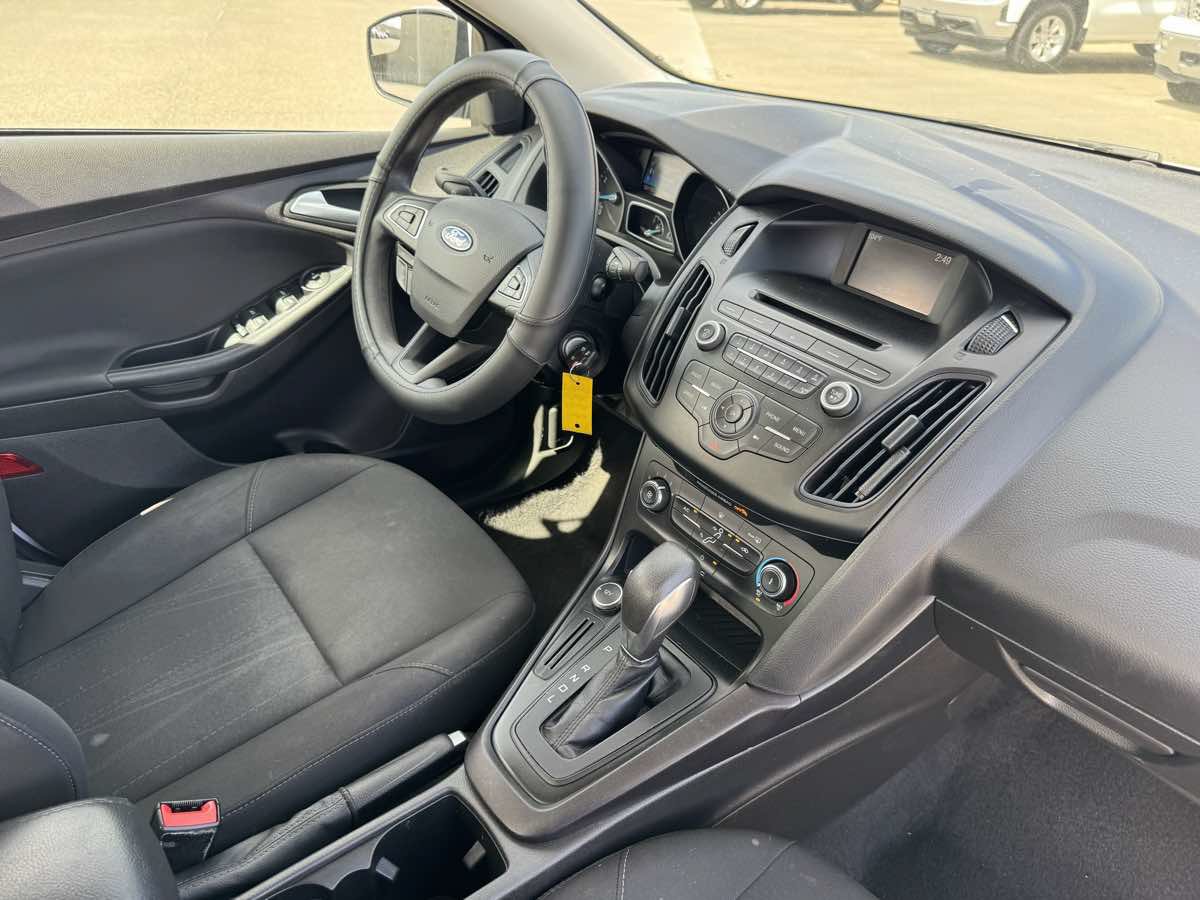 Used 2017 Ford Focus SE FWD image 13