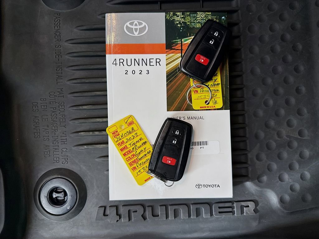 Certified 2023 Toyota 4Runner TRD Off-Road Premium w/ Moonroof Package AWD/4WD image 37