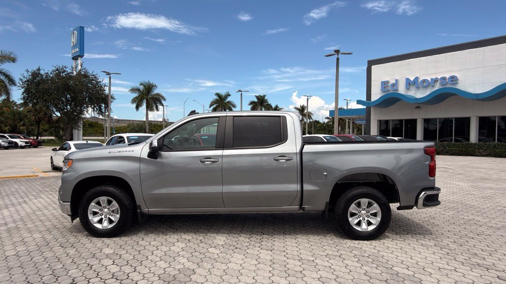 Used 2025 Chevrolet Silverado 1500 LT RWD image 3