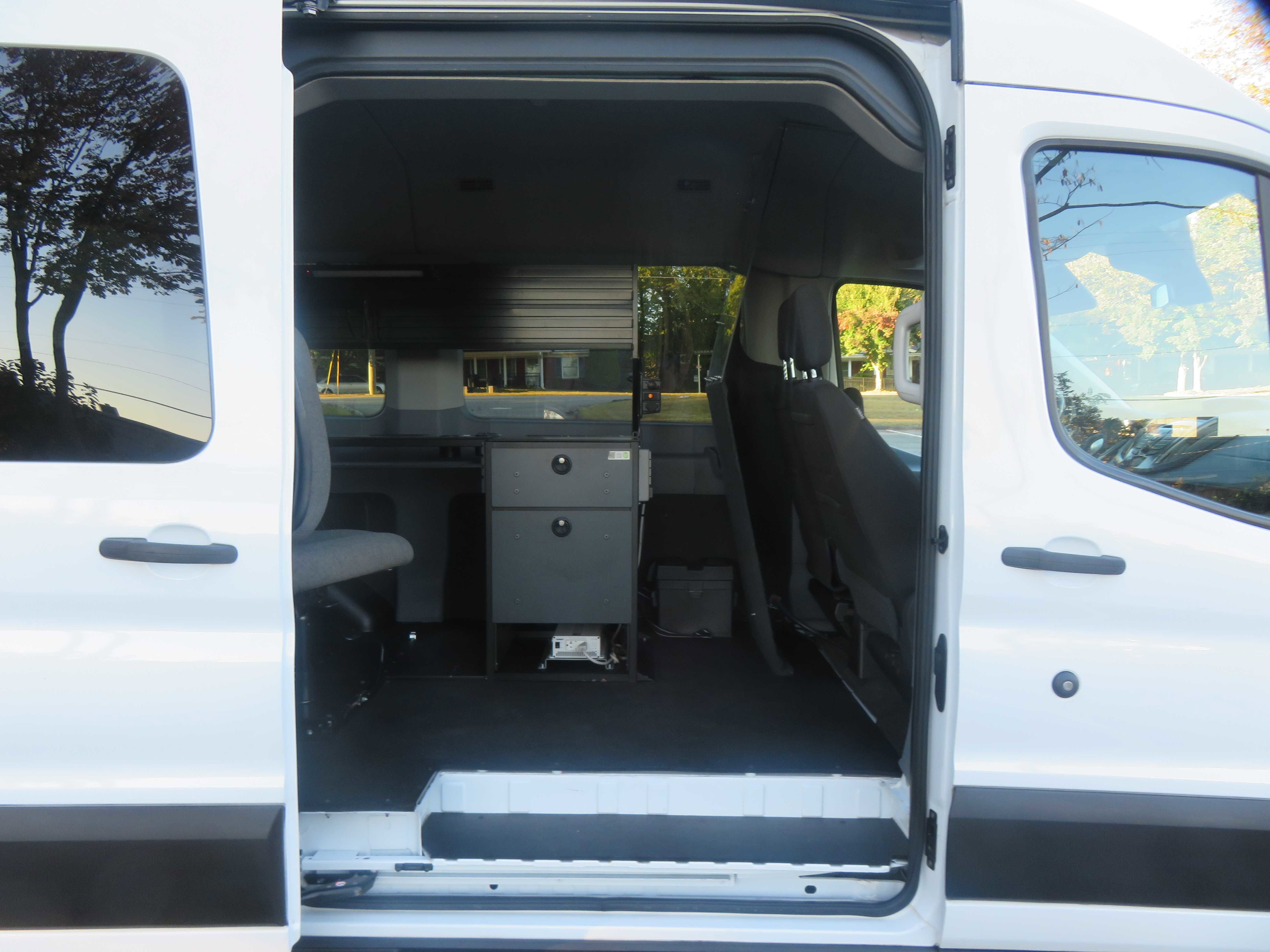 Used 2018 Ford Transit 150 XLT image 29