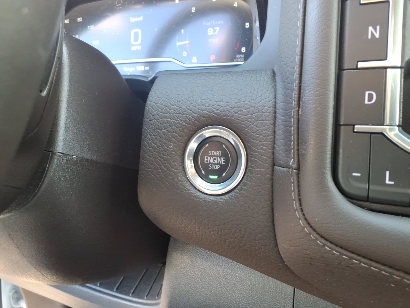 Used 2023 GMC Yukon Denali RWD image 13