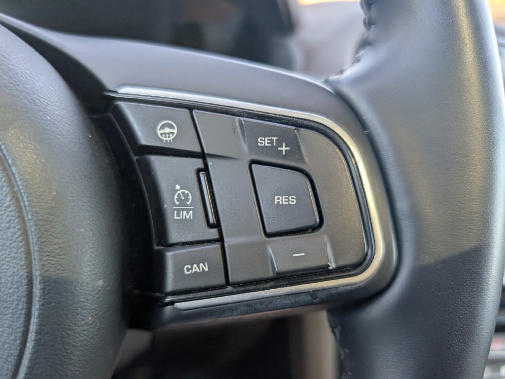 Used 2017 Jaguar F-PACE Prestige AWD/4WD image 14