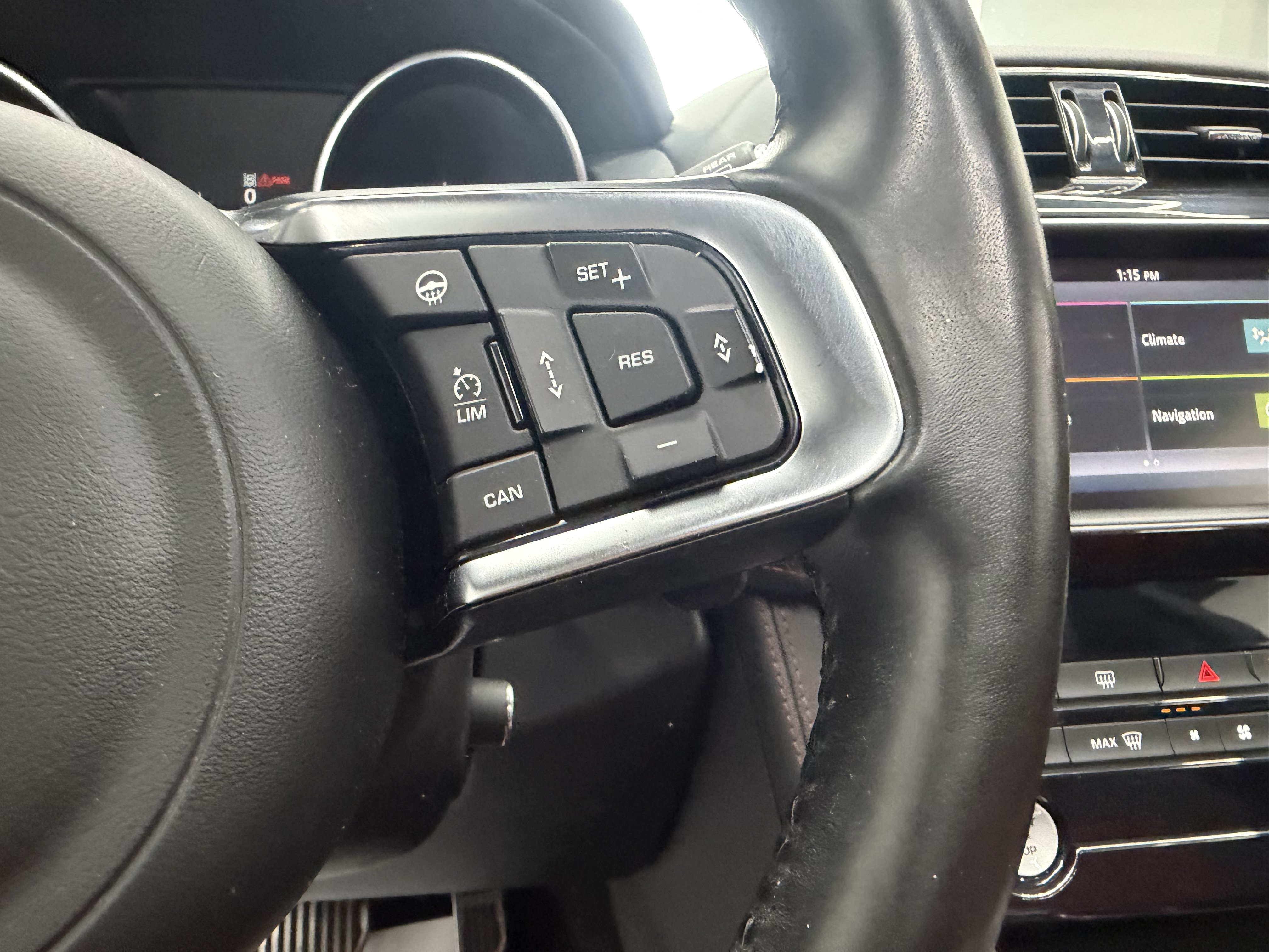 Used 2017 Jaguar F-PACE R-Sport AWD/4WD image 19