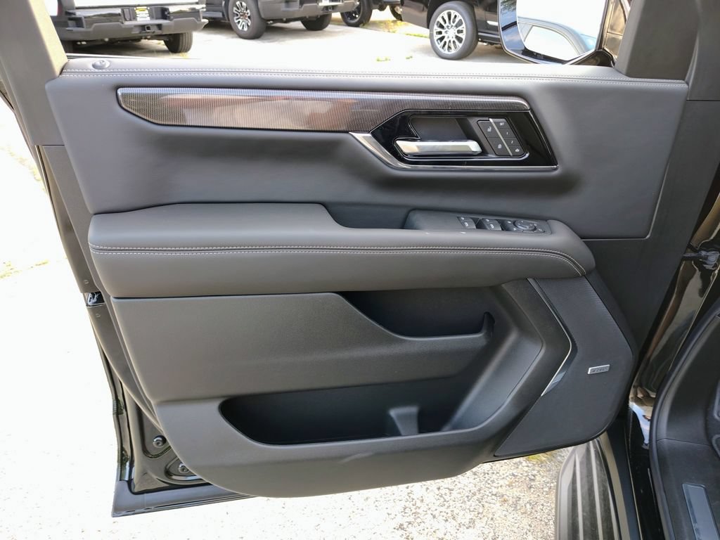 New 2026 GMC Yukon XL Elevation w/ LPO, Elevation Black Package AWD/4WD image 23