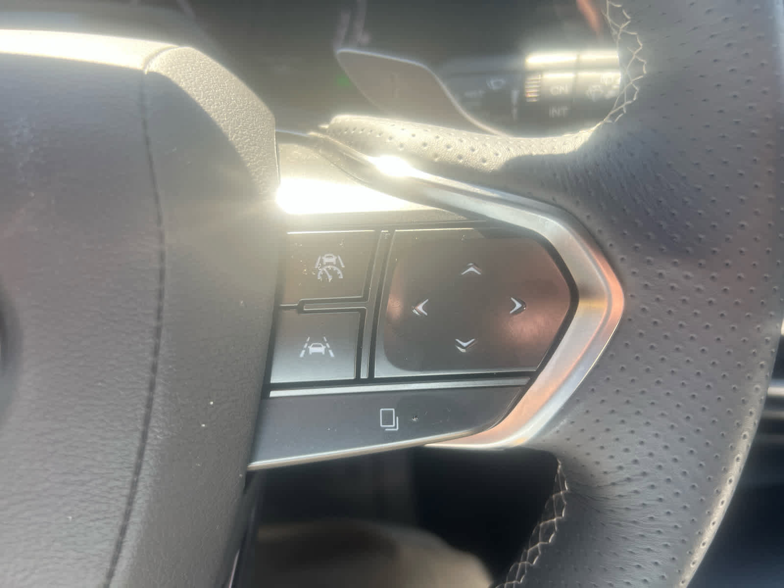 Used 2023 Lexus RX 500h F Sport w/ Accessory Package (Z1) image 18