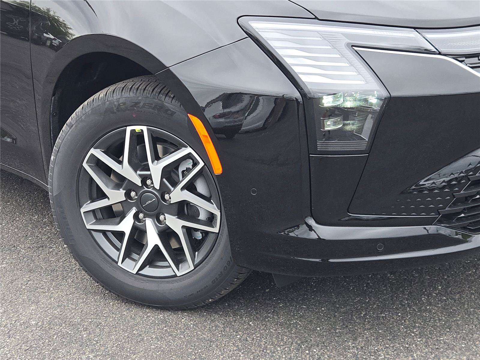 New 2027 Chrysler Pacifica Limited AWD/4WD image 3