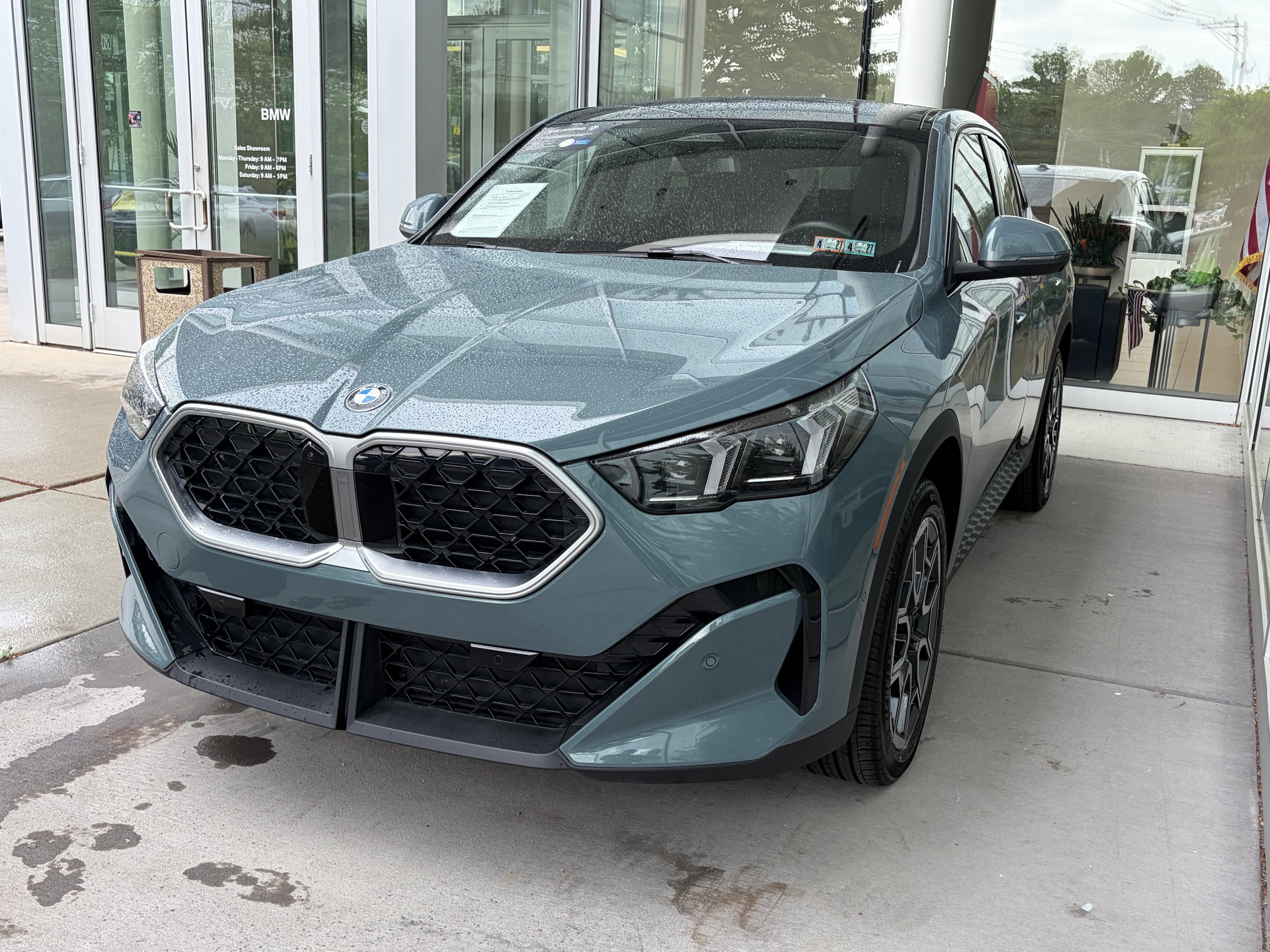 Certified 2025 BMW X2 xDrive28i AWD/4WD image 3