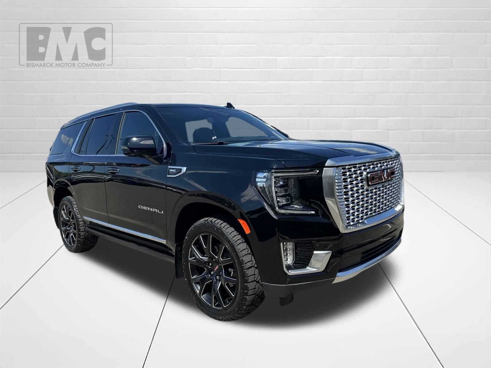 Used 2023 GMC Yukon Denali AWD/4WD image 2