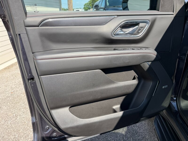 Used 2023 Chevrolet Tahoe RST w/ Luxury Package RWD image 19