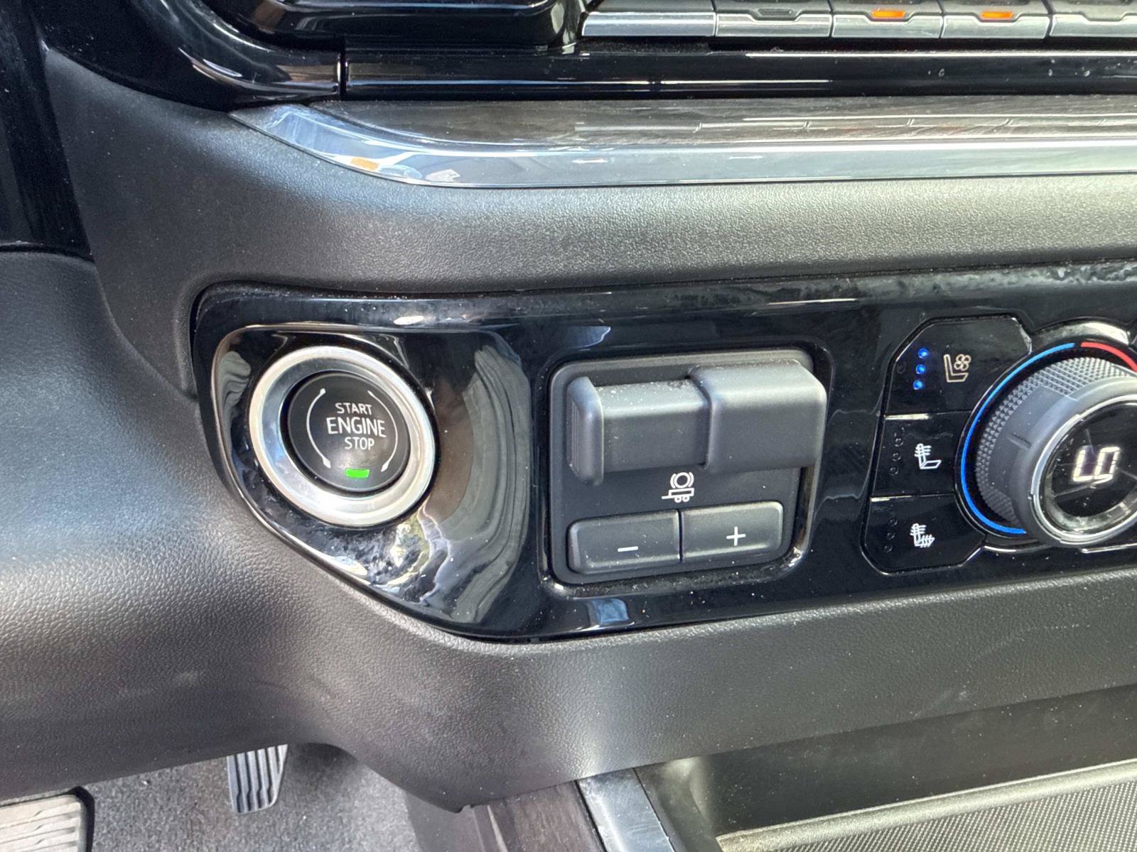 Used 2024 Chevrolet Silverado 3500 LTZ w/ LTZ Convenience Package AWD/4WD image 27