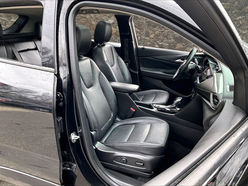 Used 2020 Buick Encore GX Essence w/ Experience Buick Package image 7