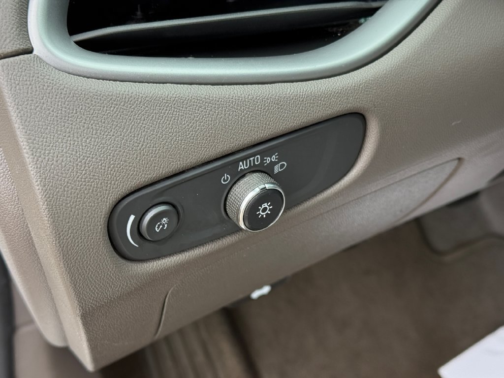 Used 2022 Chevrolet Malibu LT FWD image 18