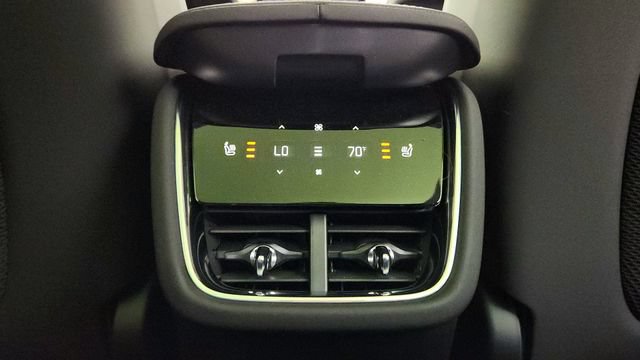New 2026 Volvo EX90 Ultra AWD/4WD image 30