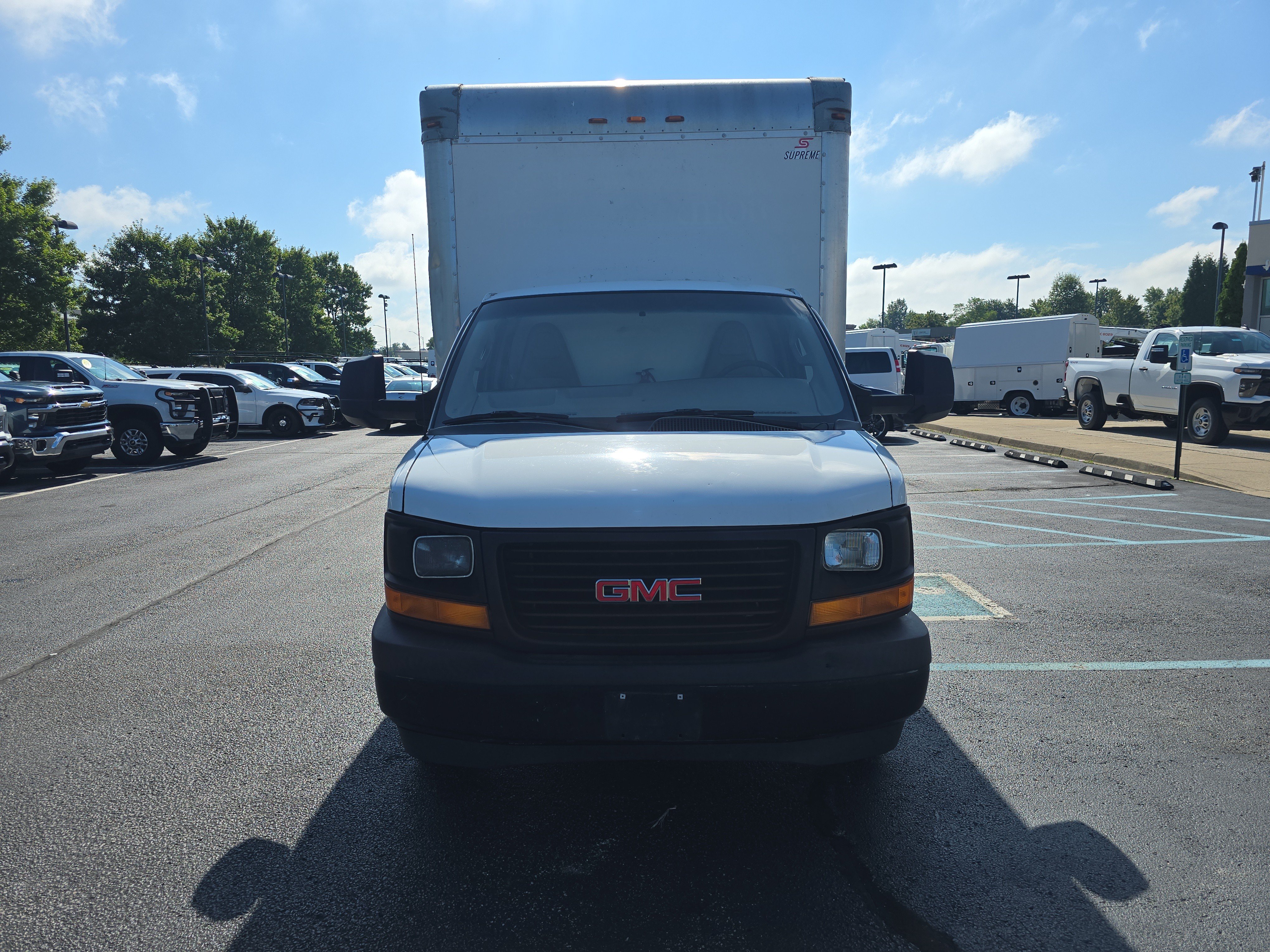 Used 2017 GMC Savana 4500 RWD image 8
