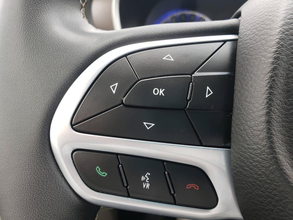 Certified 2023 Chrysler Voyager LX FWD image 22