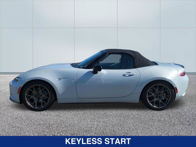 Used 2016 MAZDA MX-5 Miata Club RWD image 2