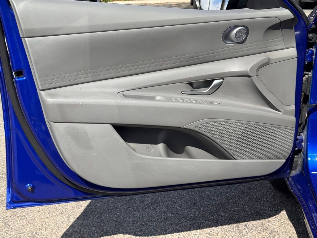 Used 2024 Hyundai Elantra SE image 15