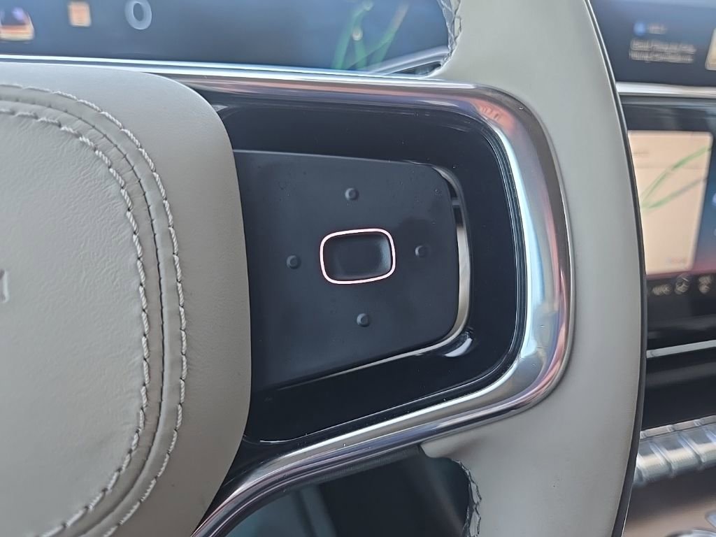 Used 2025 Lincoln Nautilus Reserve image 44