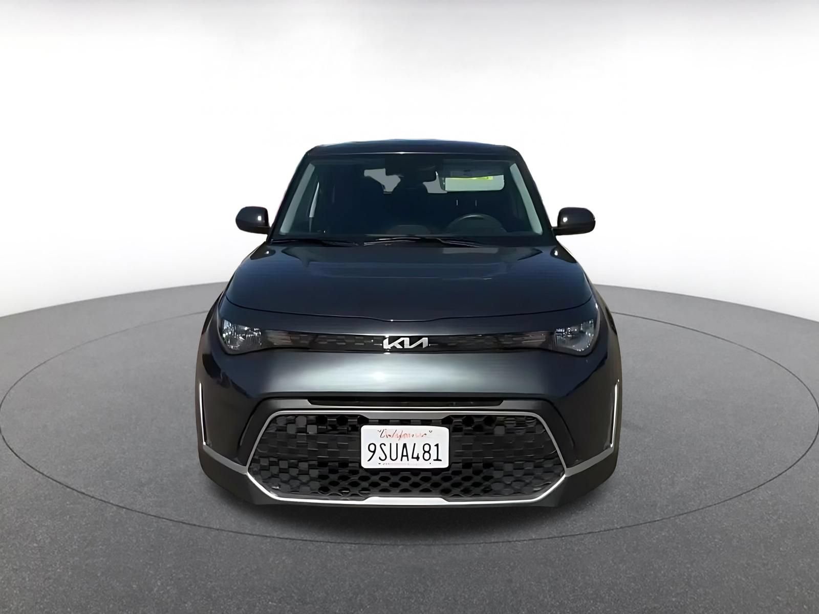 Used 2025 Kia Soul LX w/ LX Technology Package FWD image 4