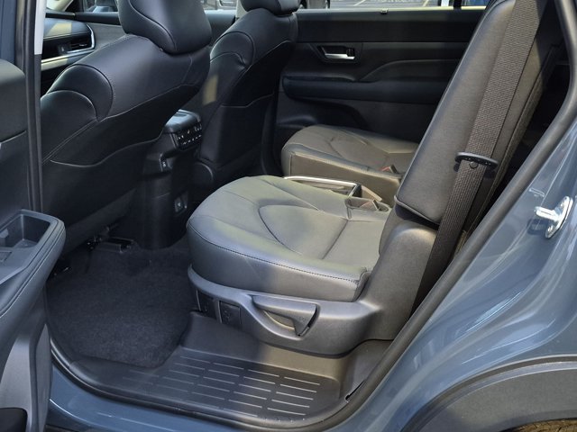 Certified 2026 Toyota Grand Highlander AWD image 17