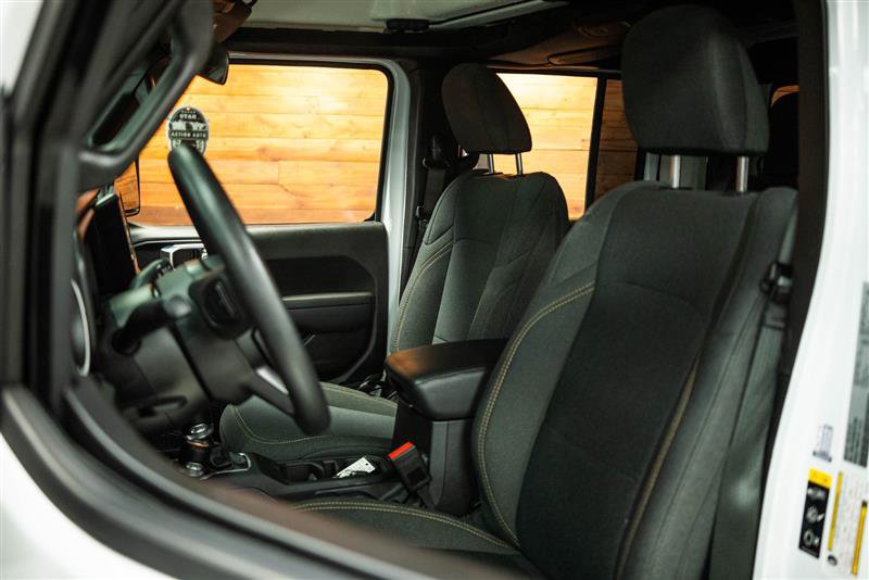 Used 2025 Jeep Gladiator Sport image 9