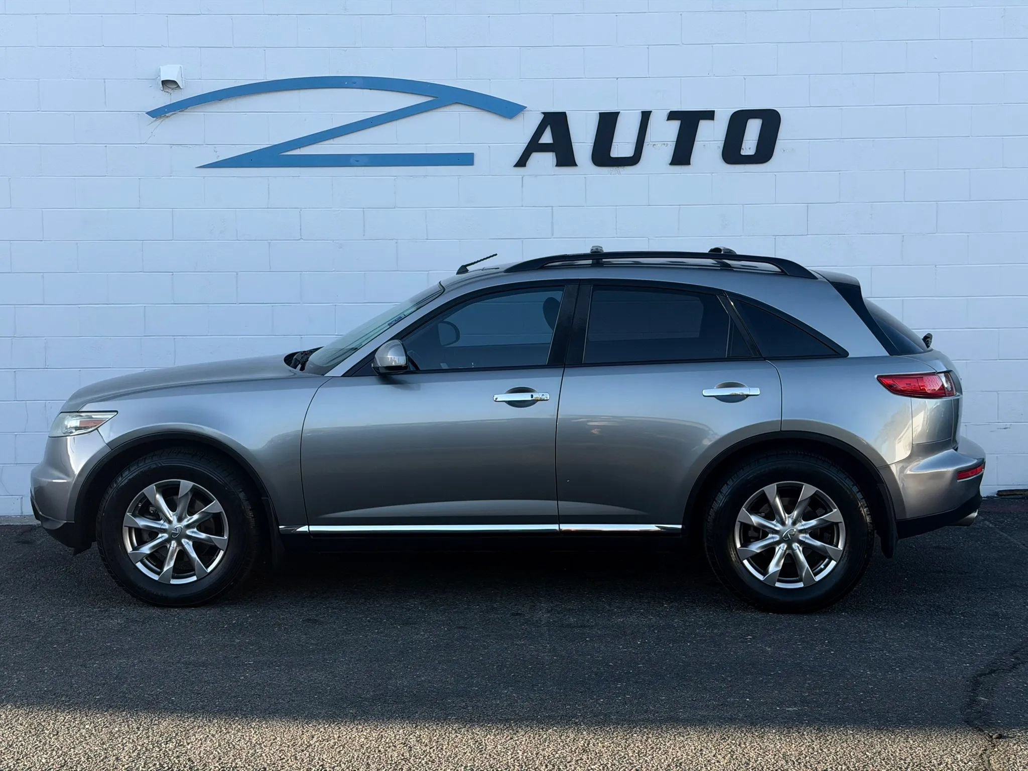 Used 2008 INFINITI FX35 2WD w/ Technology Pkg image 3