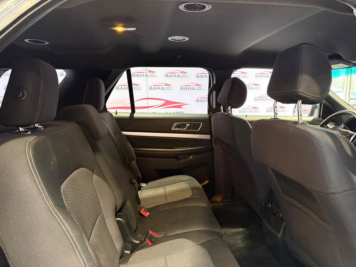 Used 2017 Ford Explorer XLT AWD/4WD image 42