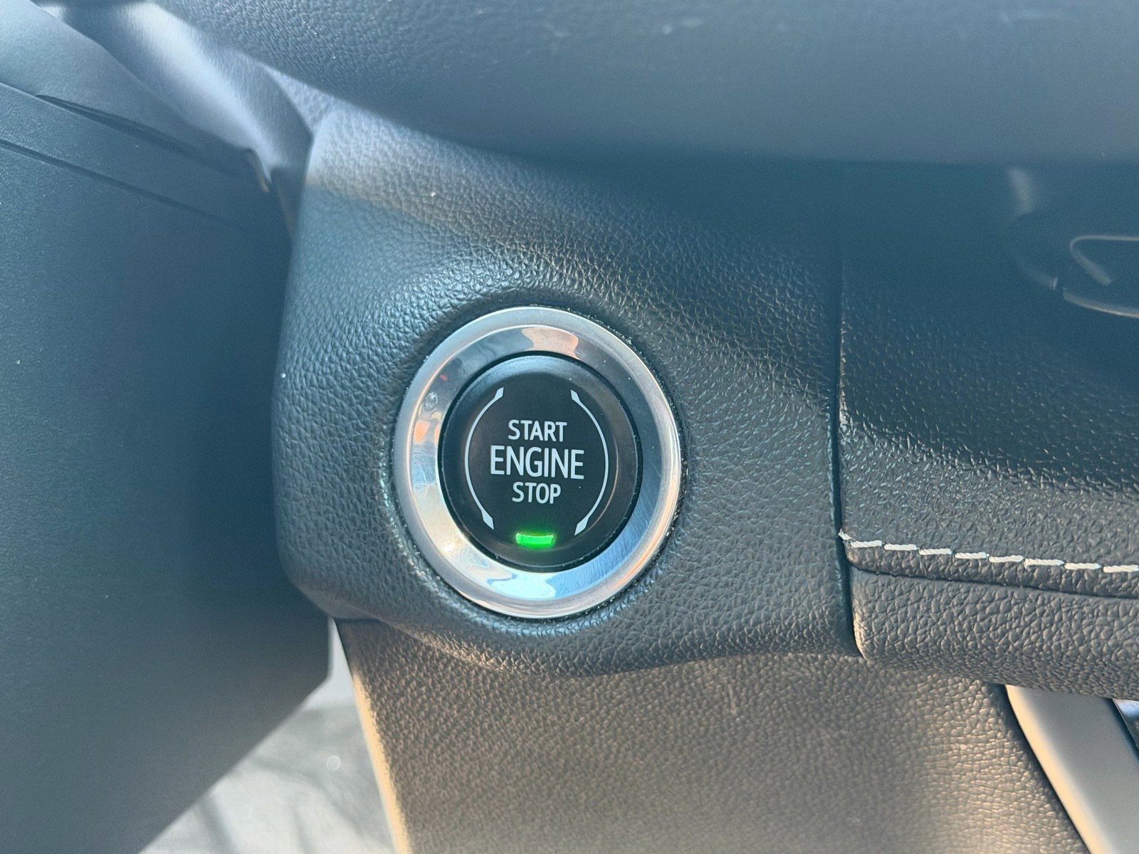 Used 2021 Buick Envision Avenir w/ Technology Package II image 31