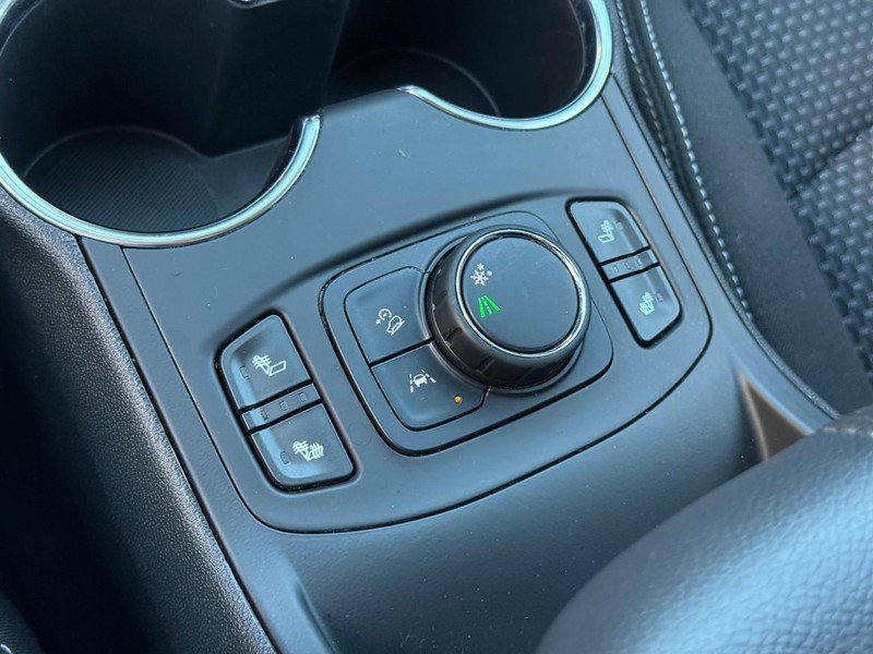 Used 2023 GMC Terrain SLE w/ Driver Convenience Package image 24