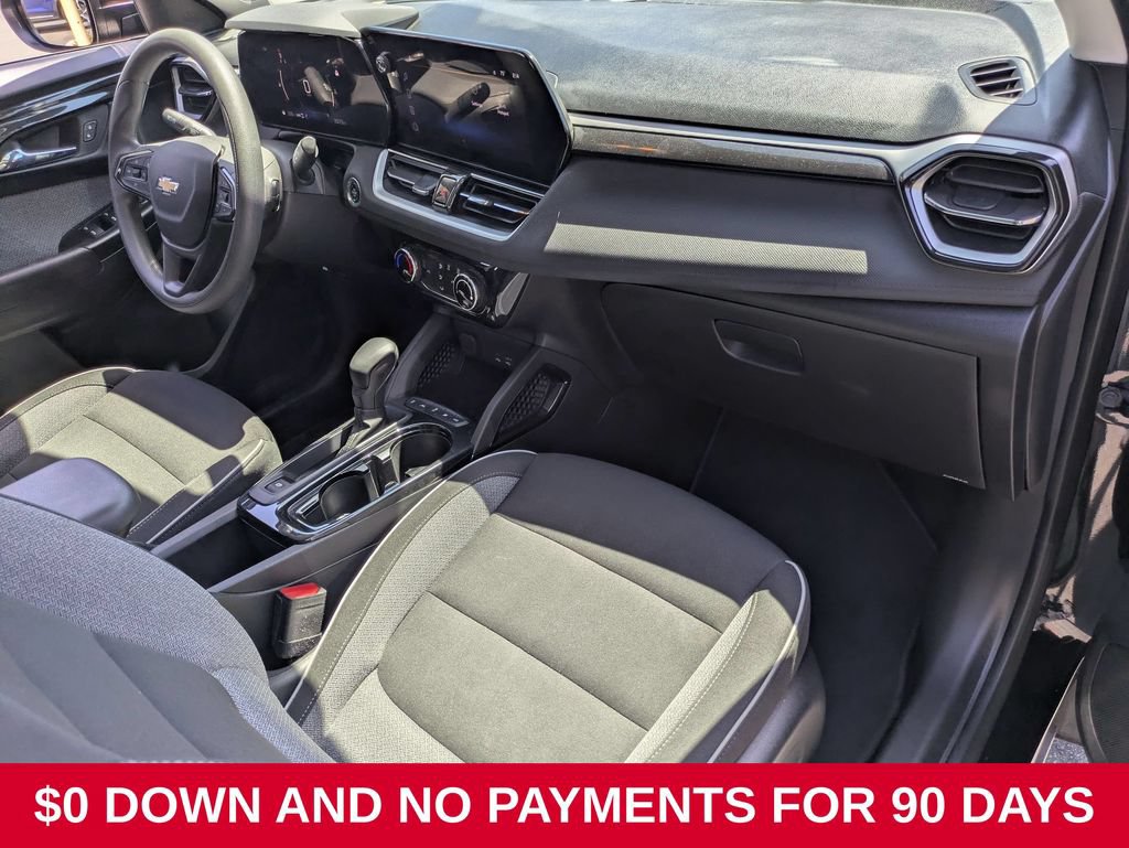 Used 2025 Chevrolet TrailBlazer LT AWD/4WD image 29