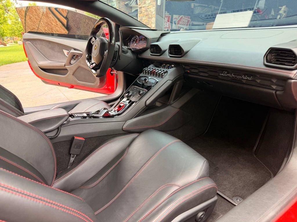 Used 2017 Lamborghini Huracan LP 610-4 AWD/4WD image 25