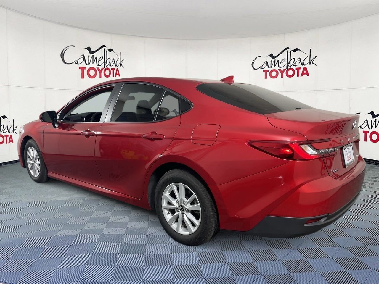 Used 2025 Toyota Camry LE image 6