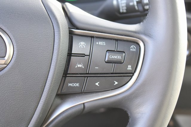 Certified 2025 Lexus UX 300h FWD image 17