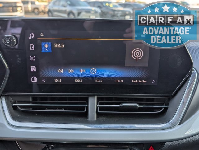 Used 2025 Chevrolet Trax LT FWD image 9