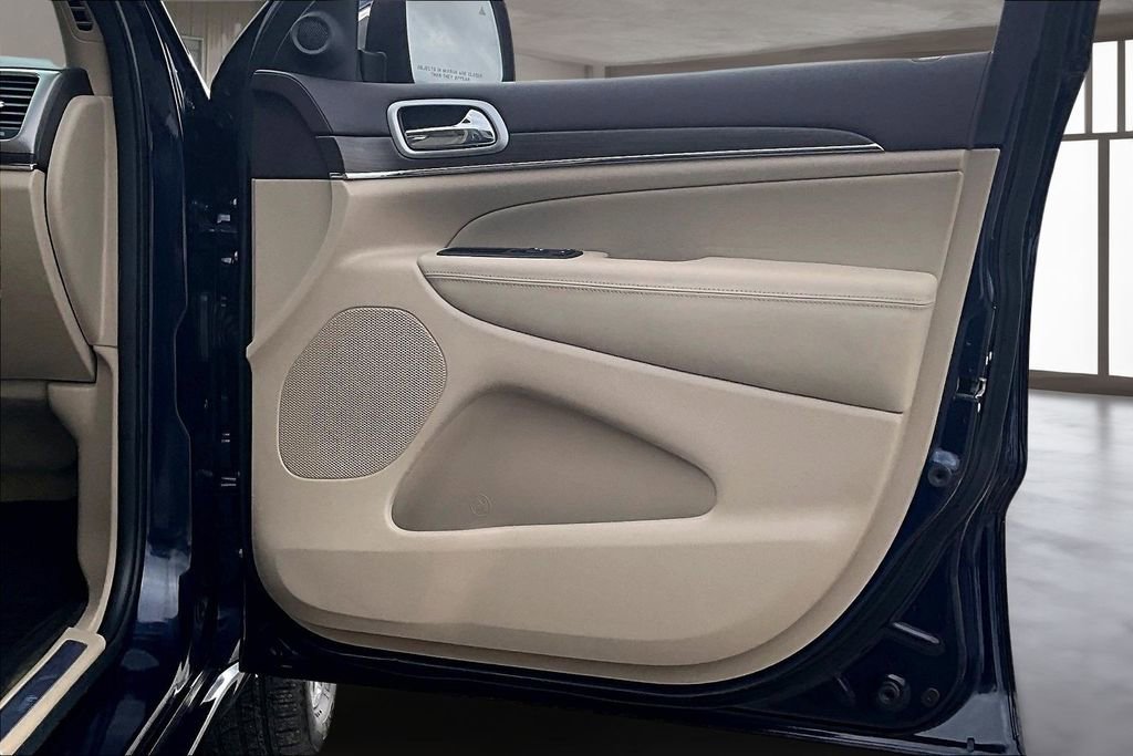 Used 2018 Jeep Grand Cherokee Overland image 27