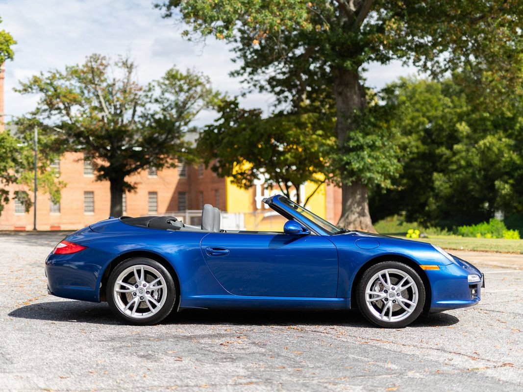 Used 2009 Porsche 911 Carrera RWD image 7