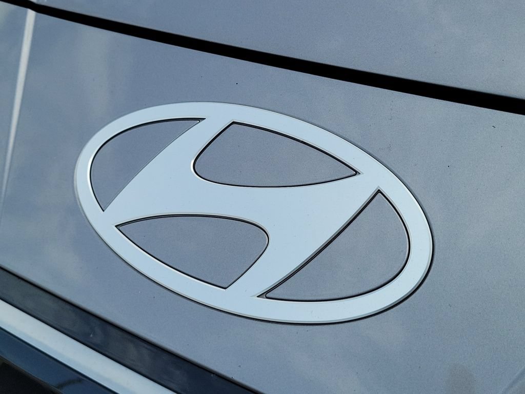 Used 2024 Hyundai Elantra Limited FWD image 29