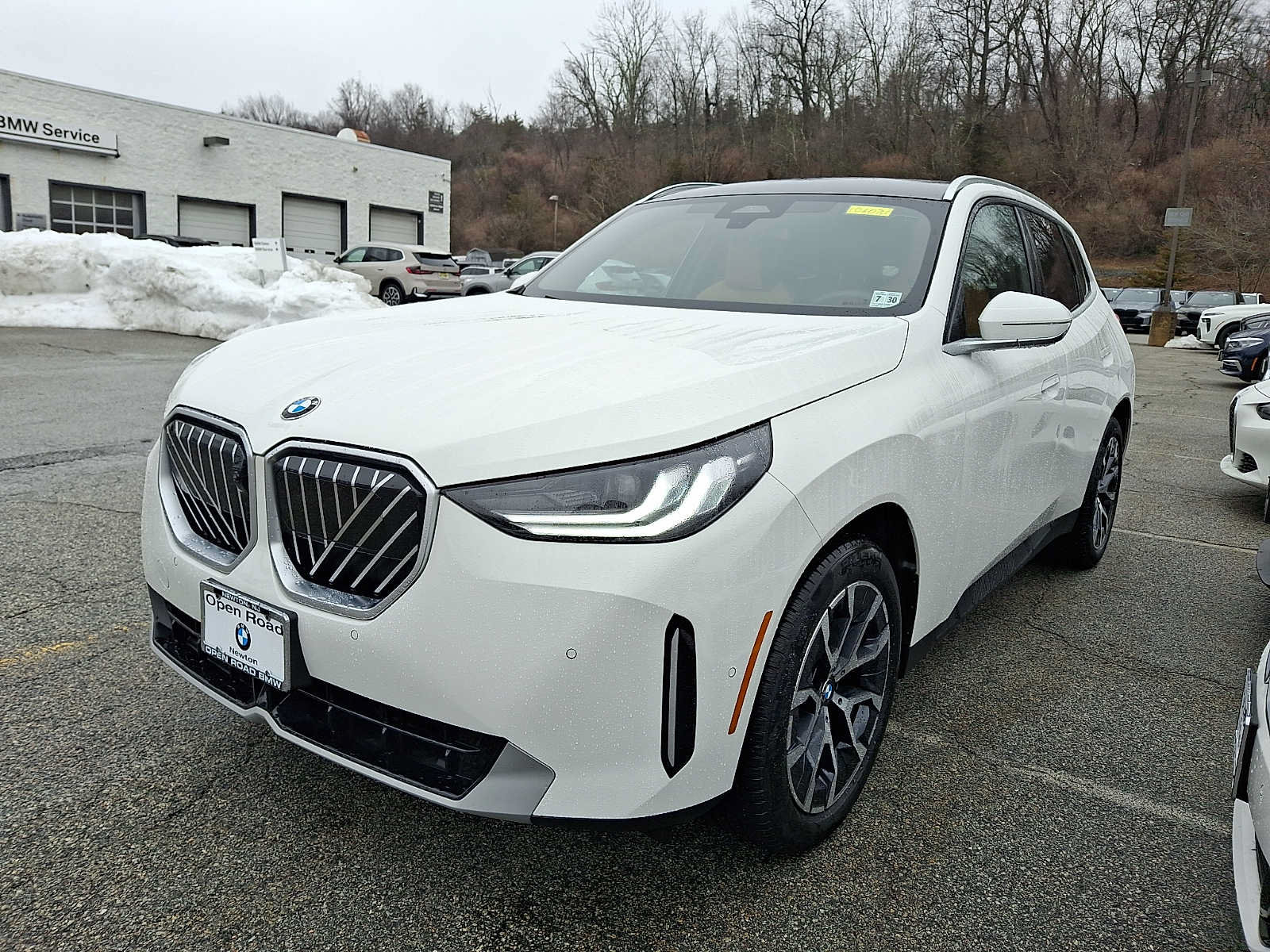 Used 2025 BMW X3 xDrive30i w/ Premium Package AWD/4WD image 3