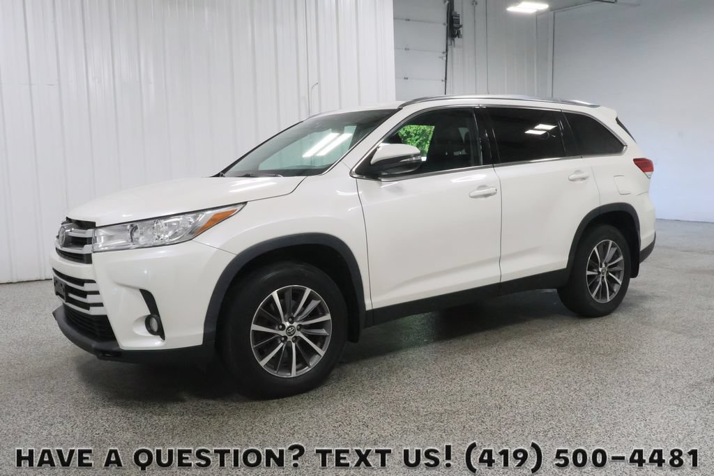 Used 2019 Toyota Highlander XLE AWD/4WD image 1