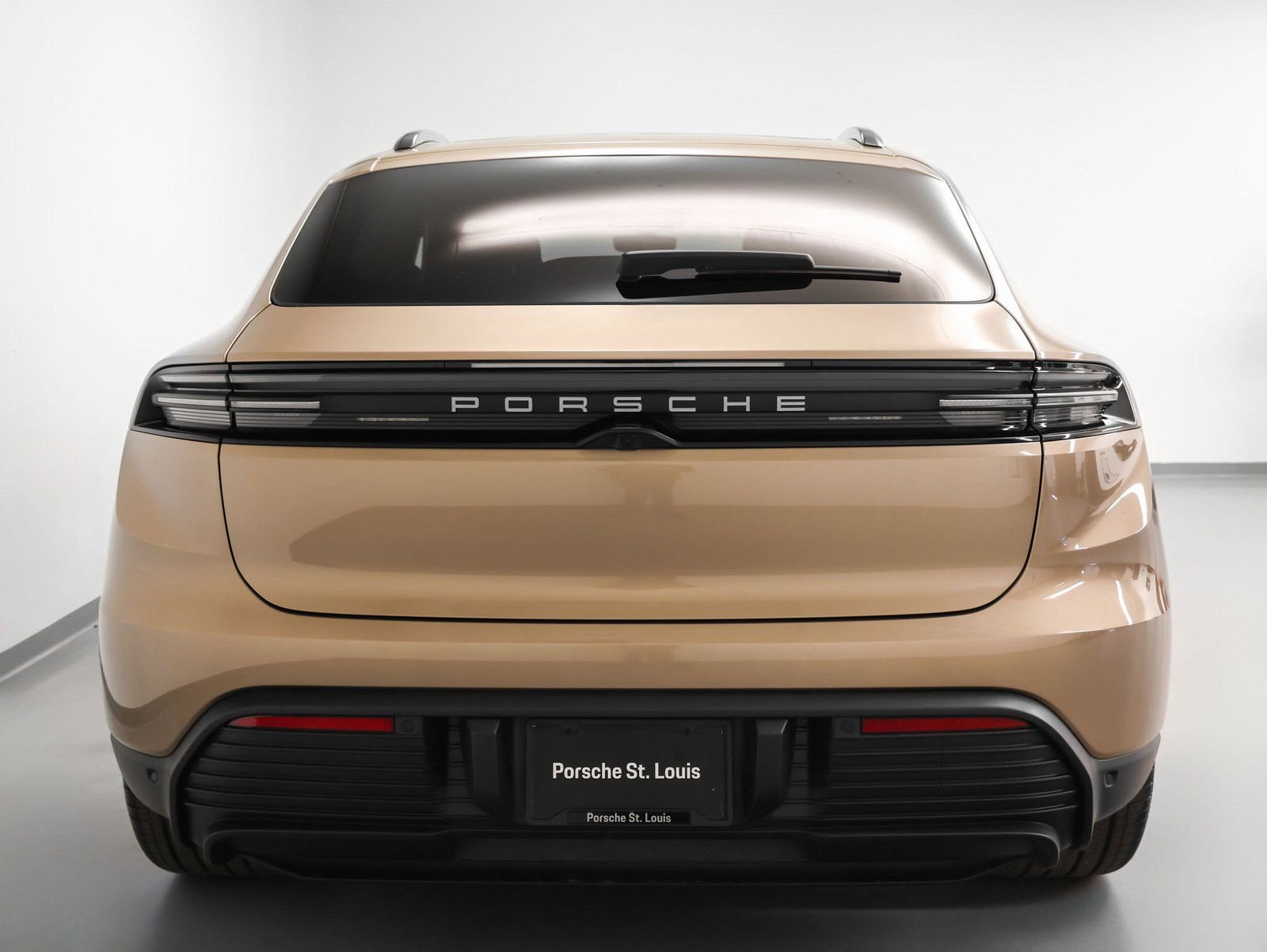 New 2025 Porsche Macan 4S Electric image 11