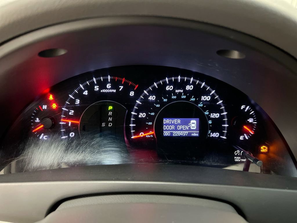 Used 2011 Toyota Camry XLE w/ XLE Extra-Value Pkg #2 image 12