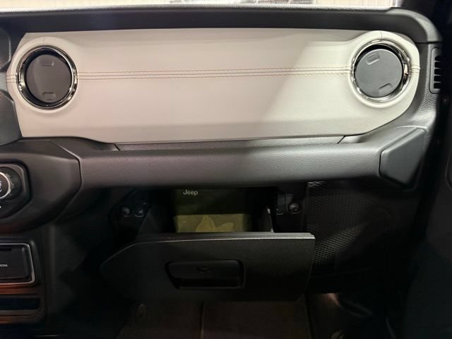 Used 2021 Jeep Wrangler Unlimited Sahara AWD/4WD image 15