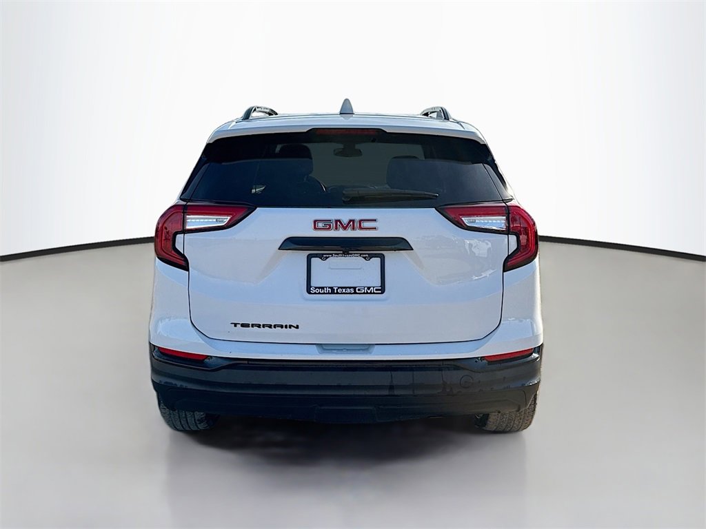 Used 2023 GMC Terrain SLE w/ Driver Convenience Package image 6