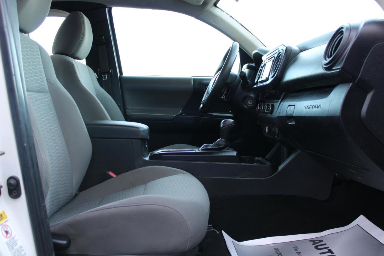 Used 2016 Toyota Tacoma SR image 41
