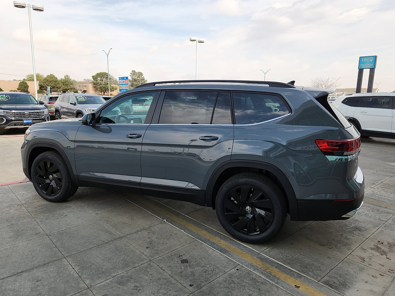 New 2026 Volkswagen Atlas SE image 4